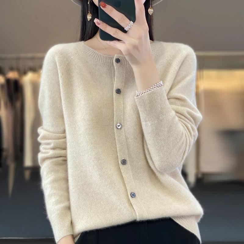 Explosions in autumn and winter 100% wool solid color long sleeve Gui Huazhen round neck cardigan leisure knitted cashmere sweat