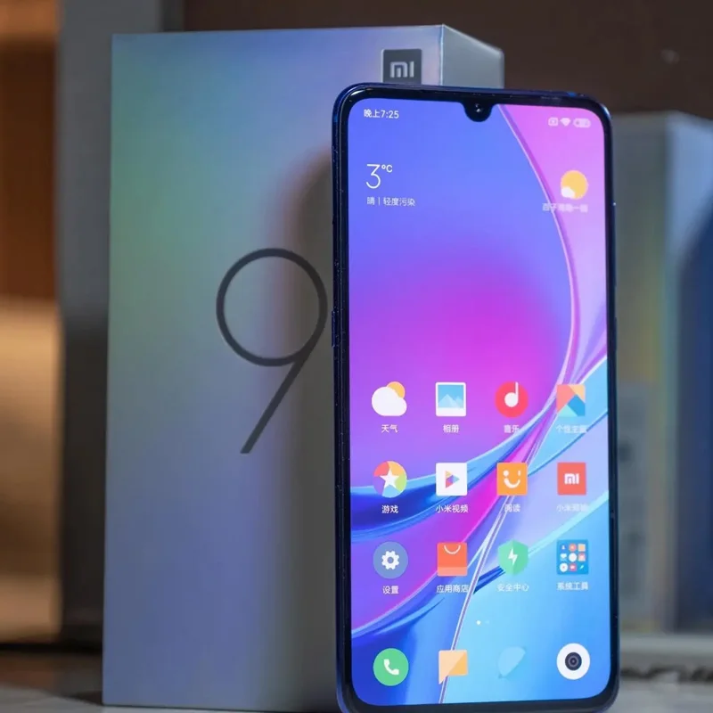 Xiaomi 9-geheugen smartphone AMOLED 6,39 inch display Leeuwebek 855 3300 mAh batterij Wereldwijde versie Gebruikte telefoon