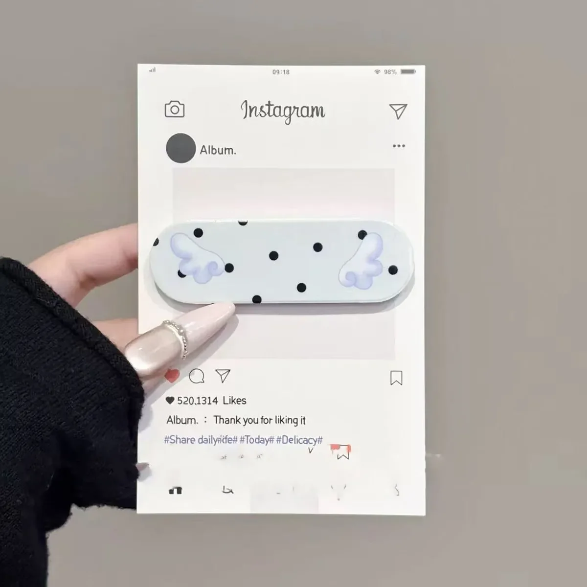 

Корейский стильный портативный настольный держатель-подставка для телефона в виде пластыря, высококачественный, милый мультяшный дизайн, с клейкой основой, OK Tension