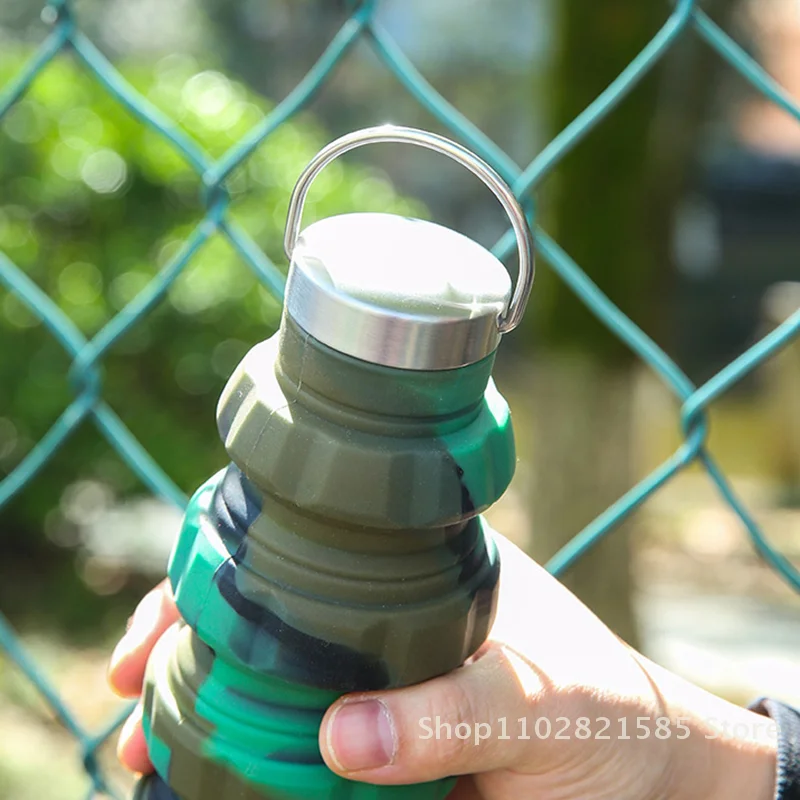 2025 Nuova bottiglia d'acqua pieghevole in silicone alimentare Bottiglia in silicone senza BPA Tazza da viaggio portatile per alpinismo all'aperto