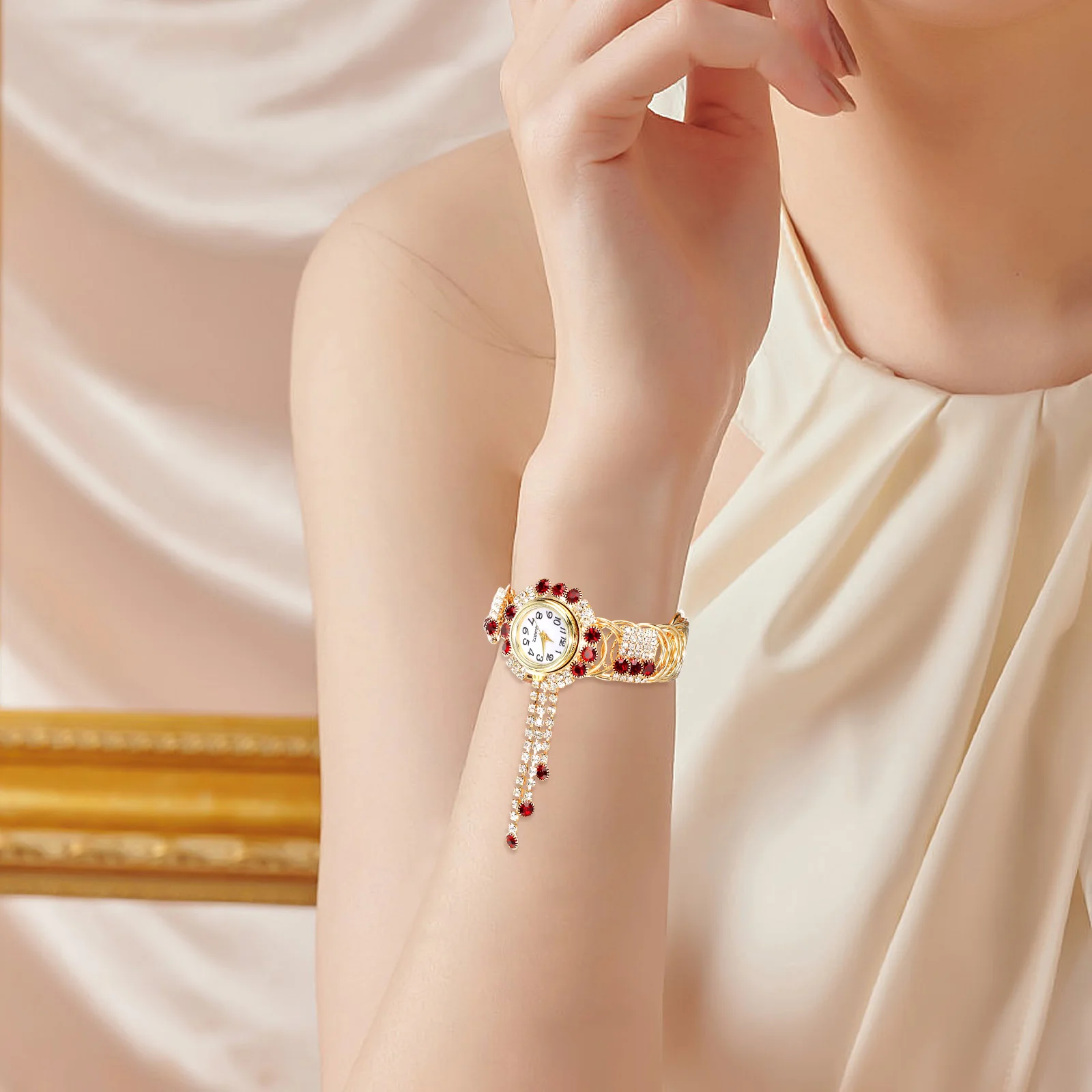 

1Pcs Elegant Bracelet Watch for Women Creative Alloy Quartz Watch Lightweight Comfortable Daily Wear Fashion