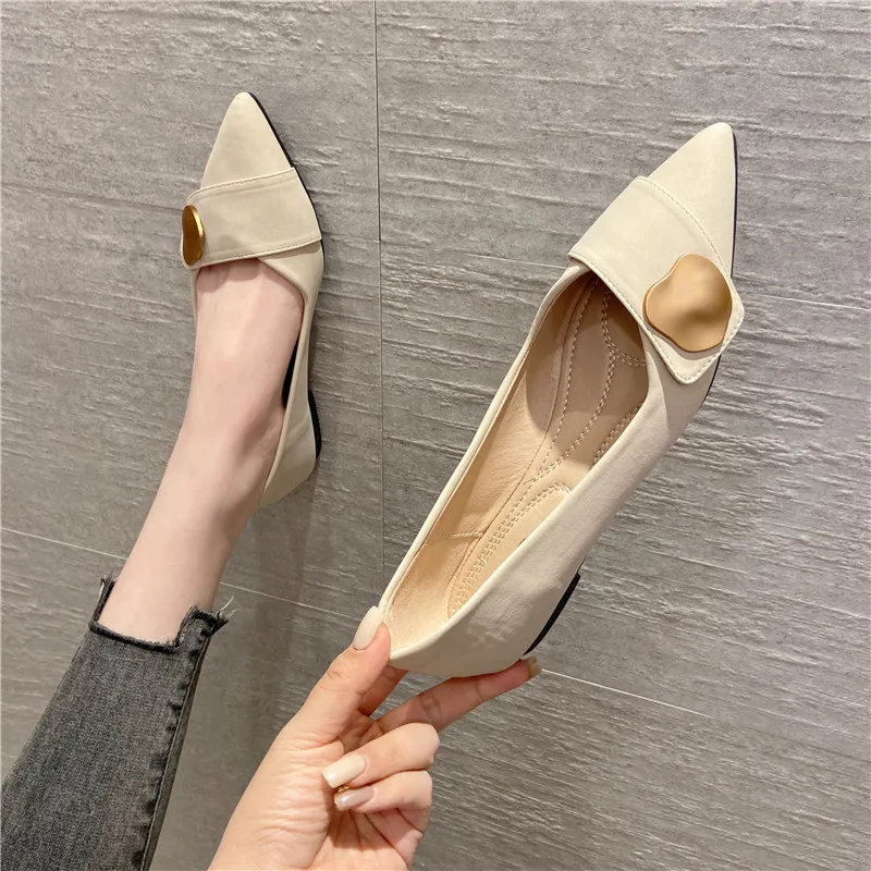 Women Shoes for Summer Solid Color Pointy Toe Soft Leather Slip on All Match Girls\' Shoes Flat Heel 35-41