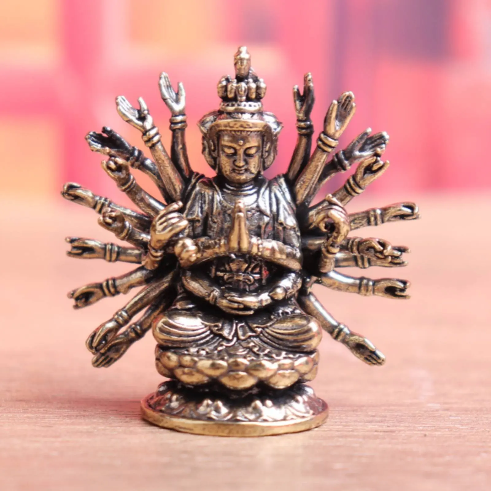 Thousand-Hand Guanyin Sculpture Vintage Design Brass Guanyin Figurine Avalokiteshvara Ornament Antique Finish Kuan Yin Figurine