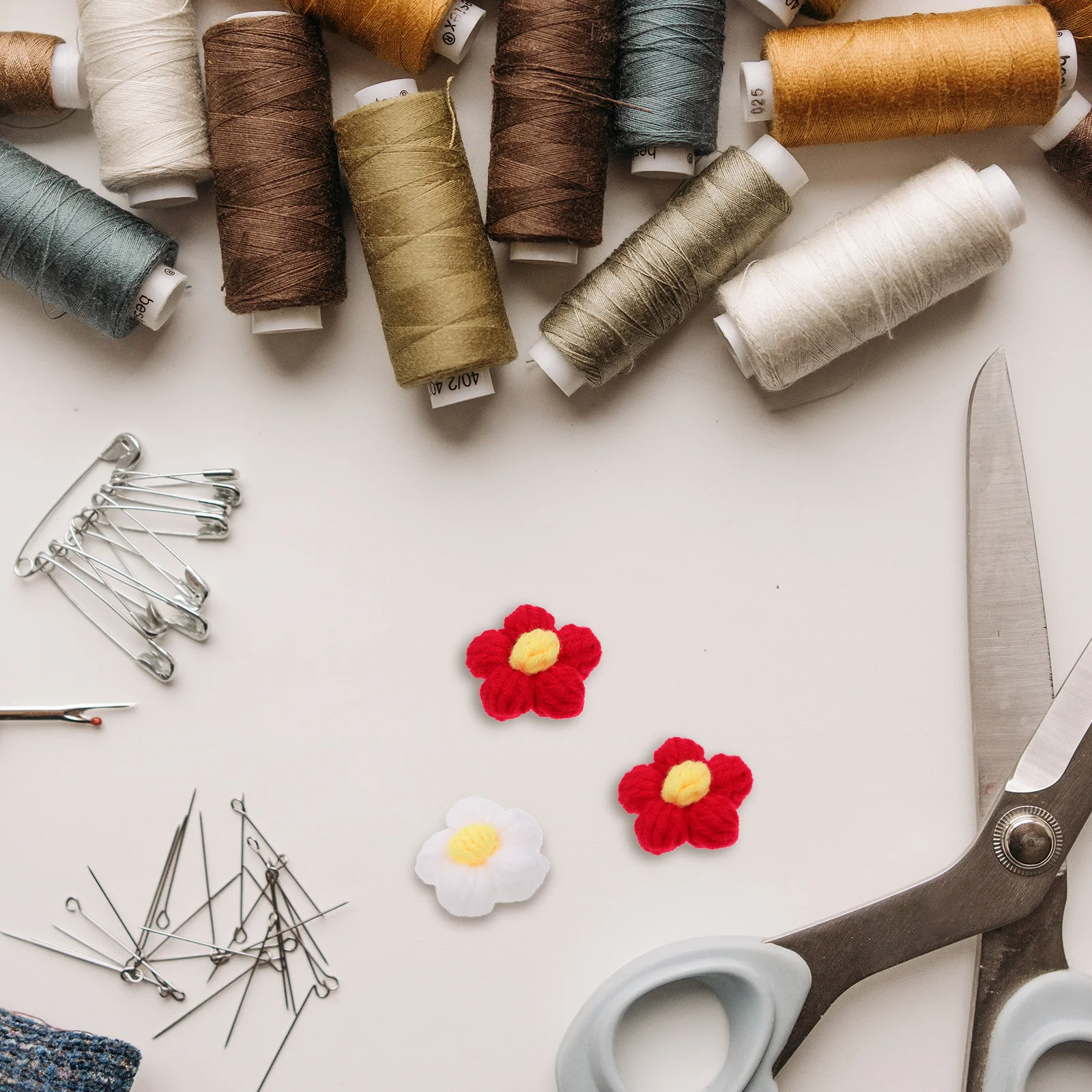 

10pcs Handmade Crocheted Puff Flower Charm Brooch Hairpin Supplies Flower Shaped Ornament For Diy Headdress Accessory Creative