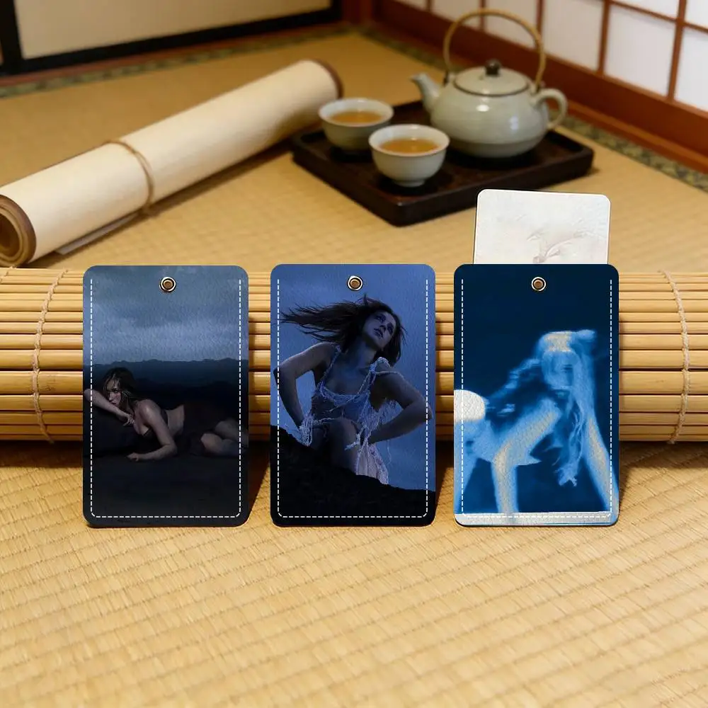 

Singer T-Tate M-McRae SO CLOSE TO WHAT Leather Card Case Keychain Access Card Pouch with Key Ring for Daily Carry