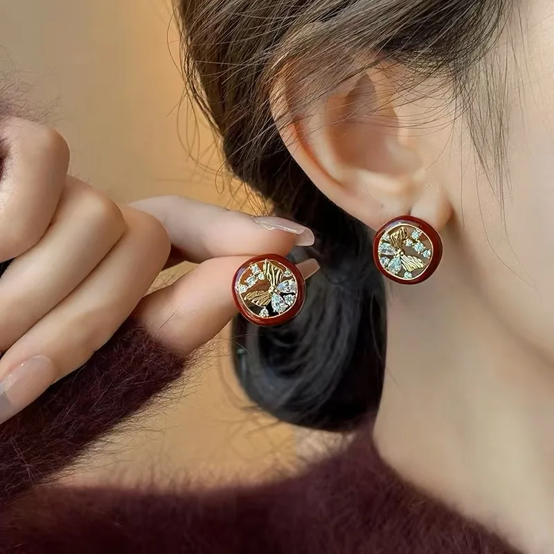 الذهب الأحمر اللون الفراشة أقراط جديدة الفرنسية الرجعية رائعة اللؤلؤ لطيف أقراط المرأة مزاجه مجوهرات عصرية