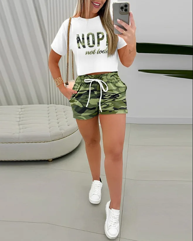 Letnie krótkie koszulki 2-częściowe zestawy damskie Strój damski Moda Crop Top i szorty Dwuczęściowy zestaw Casual Print Nowość w pasujących