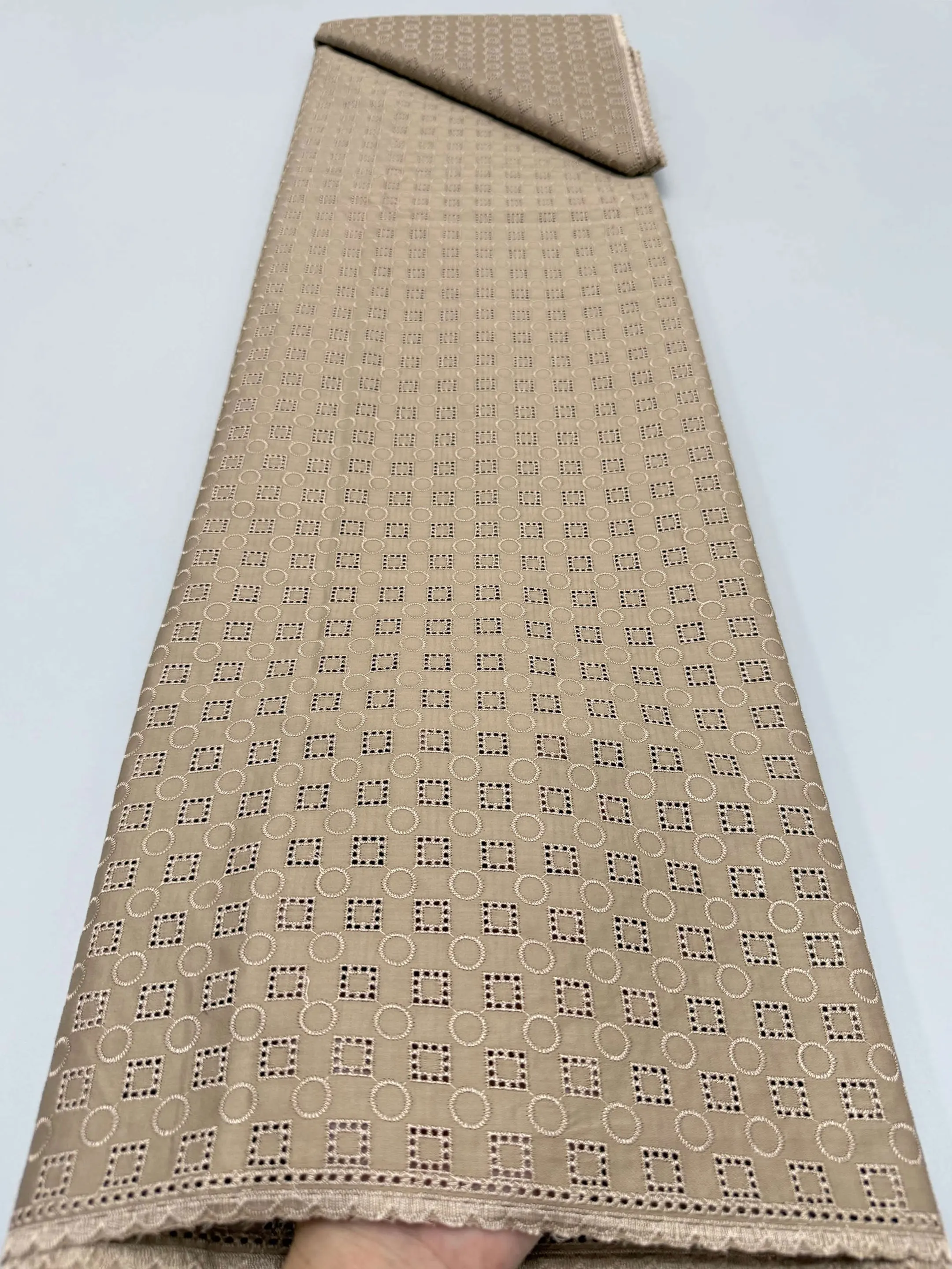Luxury Nigerian 100% Cotton Polish Satin Embroidery Fabric High Quality Swiss Voile Lace Material For Men Dubai Style Party