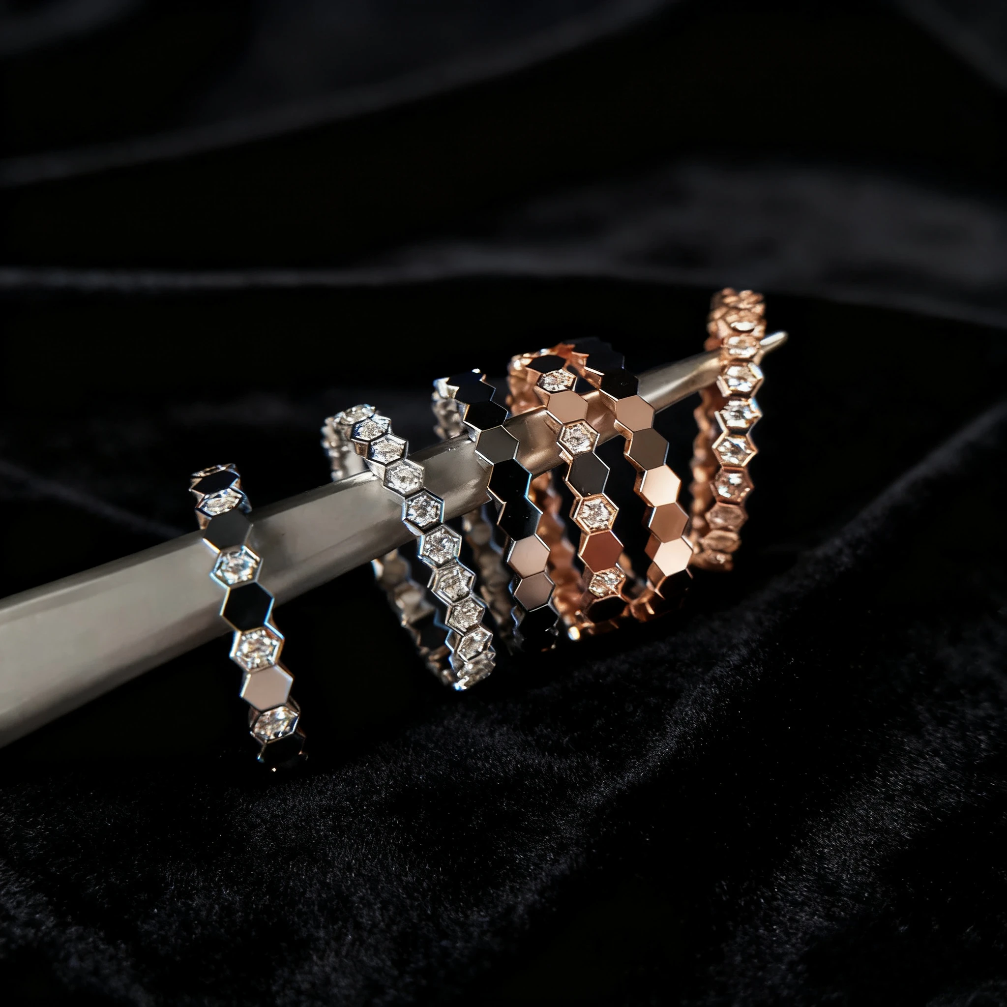 

2025 Trendy Jewelry Honeycomb - designed Fashionable Couple Ring, Exquisite Gift for Party, Proposal & Birthday