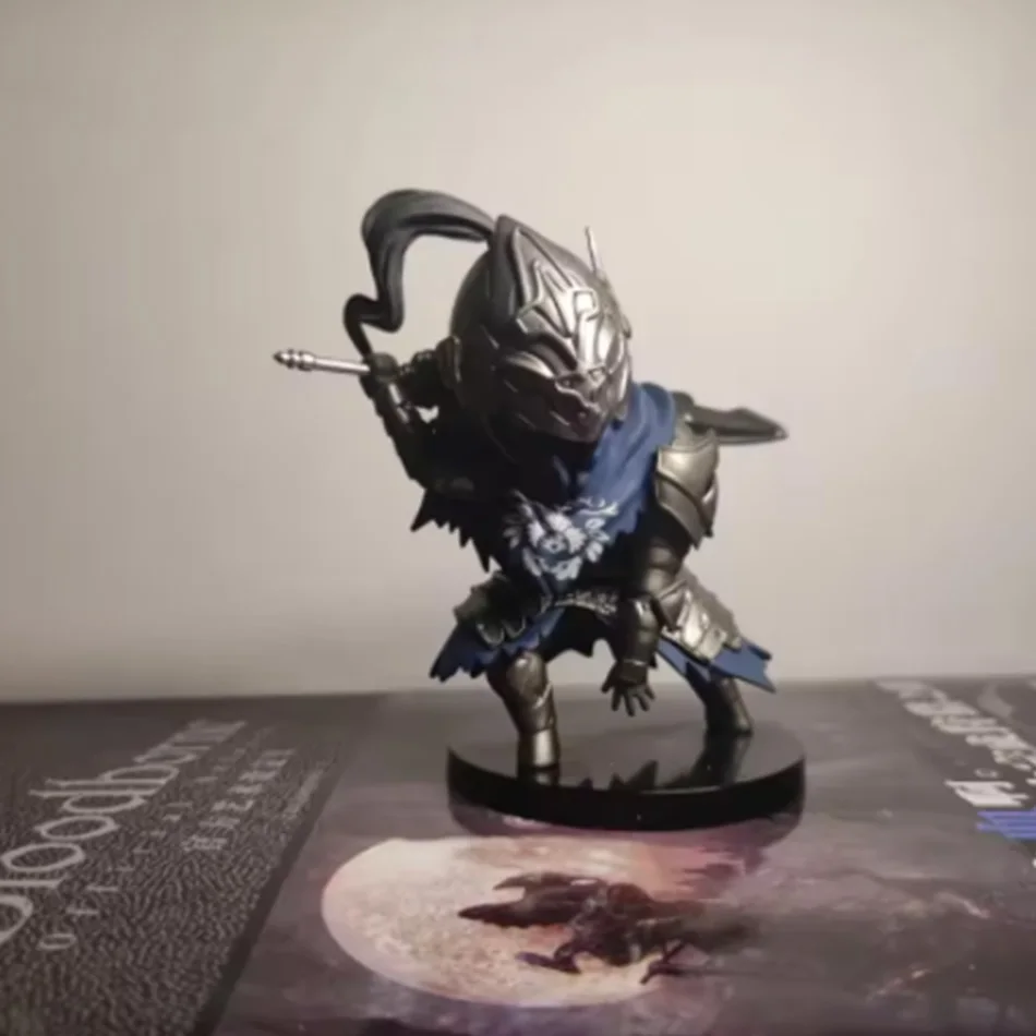 مجموعة شخصيات الرسوم المتحركة Dark Souls Q الإصدار - دمى Solaire Artorias Ornstein Fire Keeper لهواة جمع تمثال الرسوم المتحركة