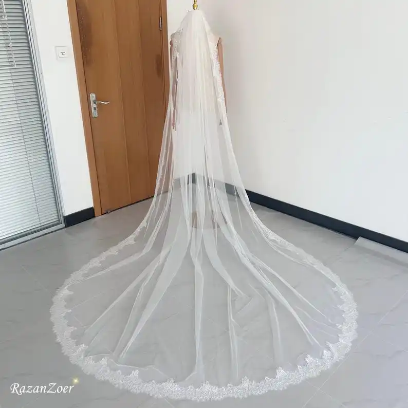 full-lace-edge-bridal-veil-mantilla-lace-wedding-veil-scalloped-edge-with-comb-custom-length