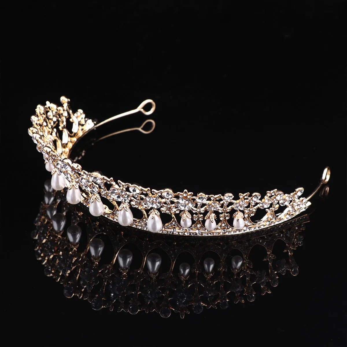 

1Pcs Bridal Crown Women Hair Accessory Golden Rhinestone Headdress Fine Workmanship Chic Design Engagement Parties Gift