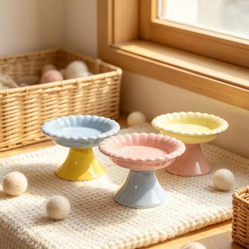 Shell Elevated Ceramic Pet Bowl Tilt Raised Cat Food Bowl Protect Neck Prevent Chin Acne Cute Feeder Water Bowl for Cats Dogs