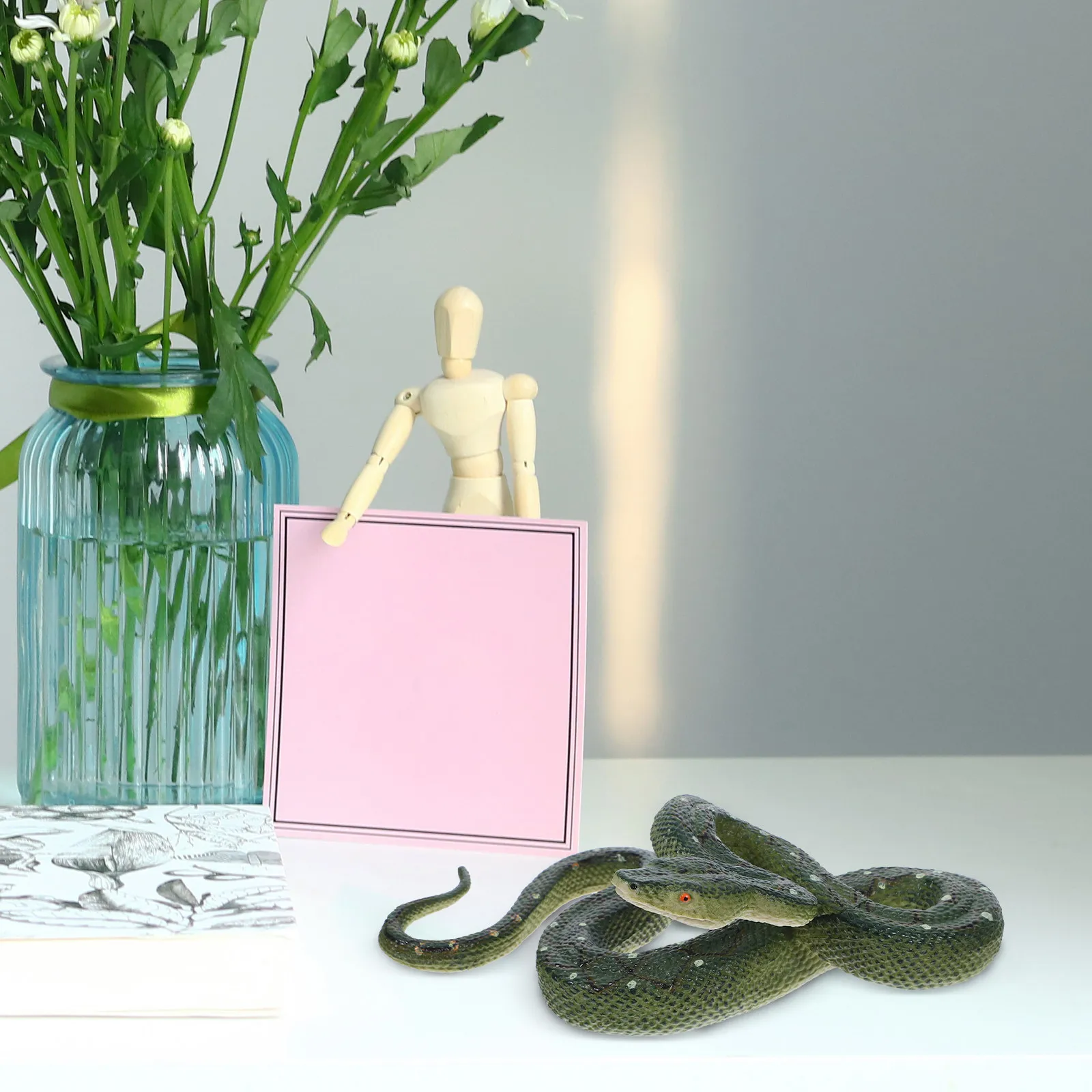 

Реалистичная зеленая имитация змеи из пластика для розыгрышей на Хэллоуин, декора дома, реквизита для вечеринок, пугающая реалистичная змея для приколов