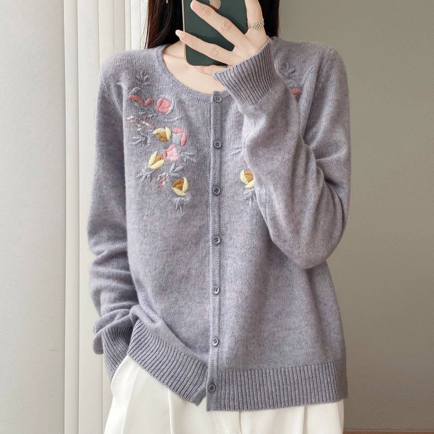 New round neck embroidered color matching 100% cashmere cardigan women's loose fashion cashmere knitted sweater coat