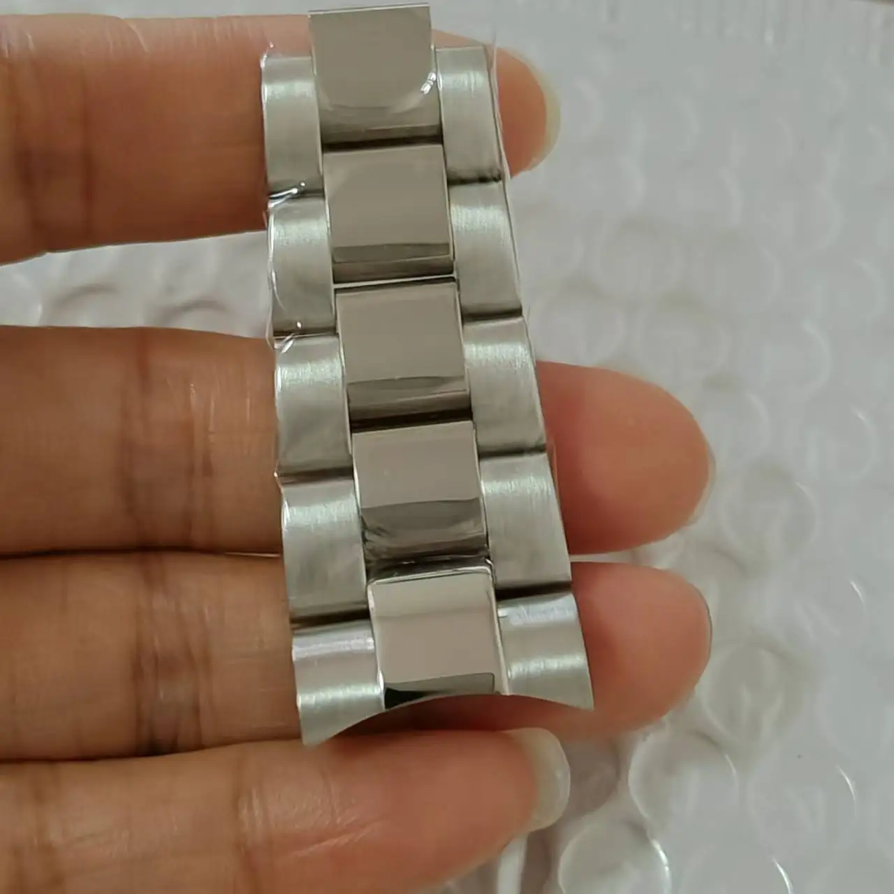 2025 بديل قسم الساعات الصلبة المصنوعة من الفولاذ المقاوم للصدأ باللون الأسود والأخضر، 5 أقسام غير قابلة للإزالة