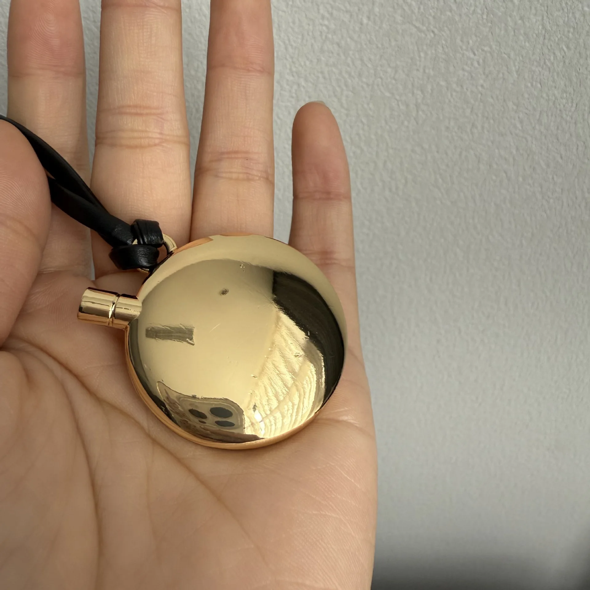 Metal Large Bottle Pendant Long Necklace for Women Adjustable Black Rope Sweater Chain Simple Girls Fashion Accessory New