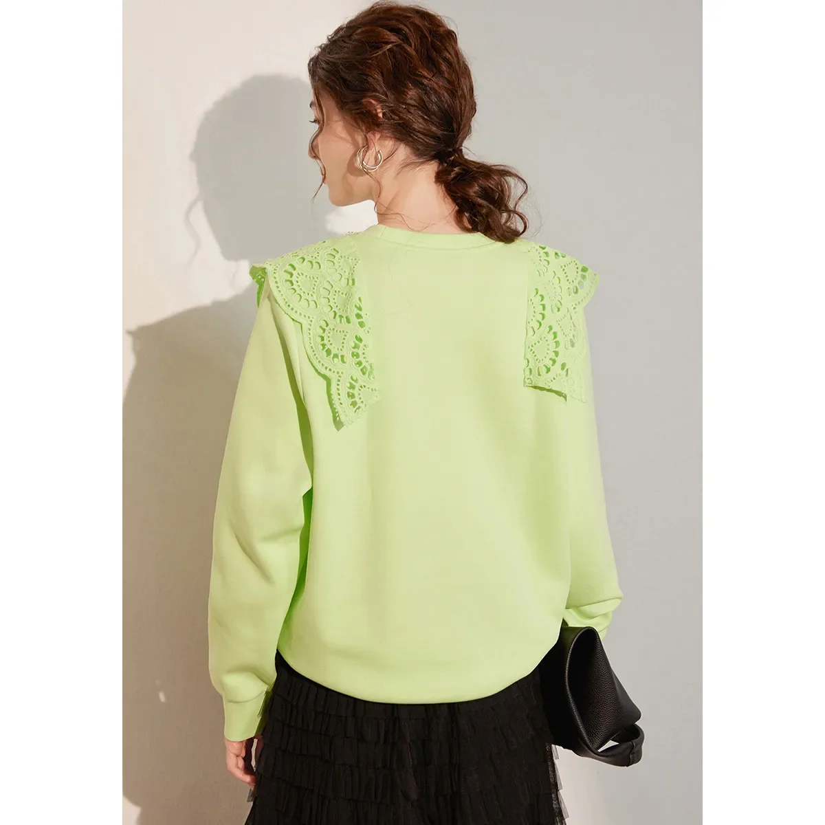 LOUIS YAO 2025 Spring Autumn Fashionable Splicing Hoodie Creative Three Dimensional Embroidered Round Neck Top for Women