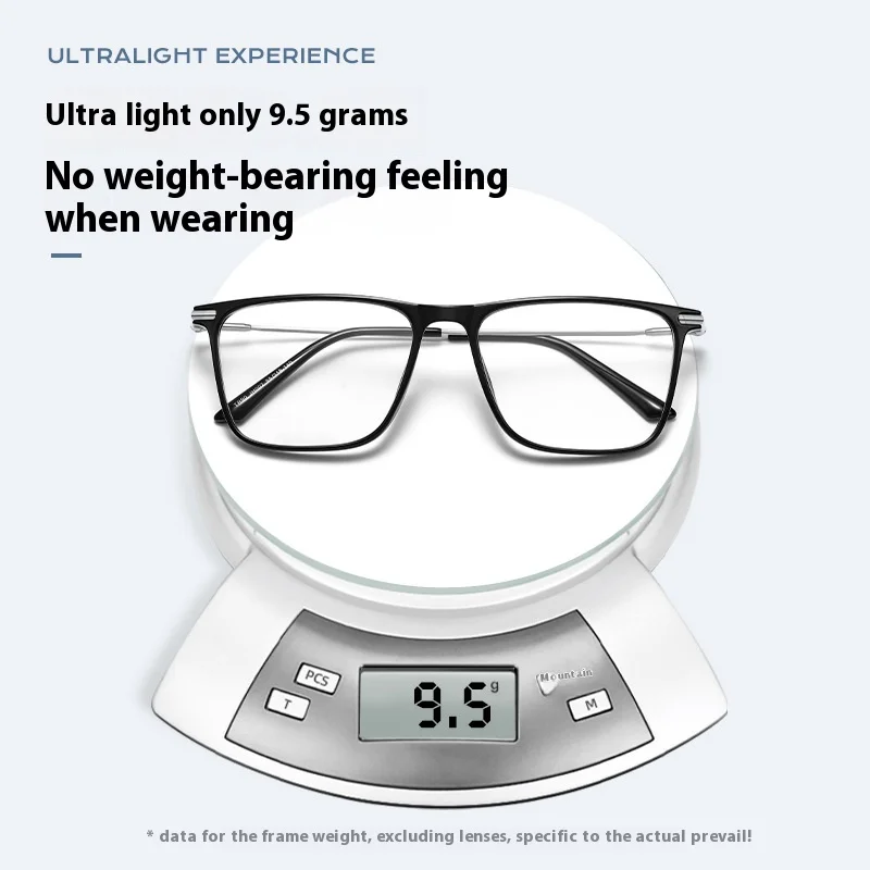 Occhiali da lettura anti luce blu dal design semplice con montatura quadrata in titanio da uomo alla moda Fotocromatici con prescrizione personalizzabile