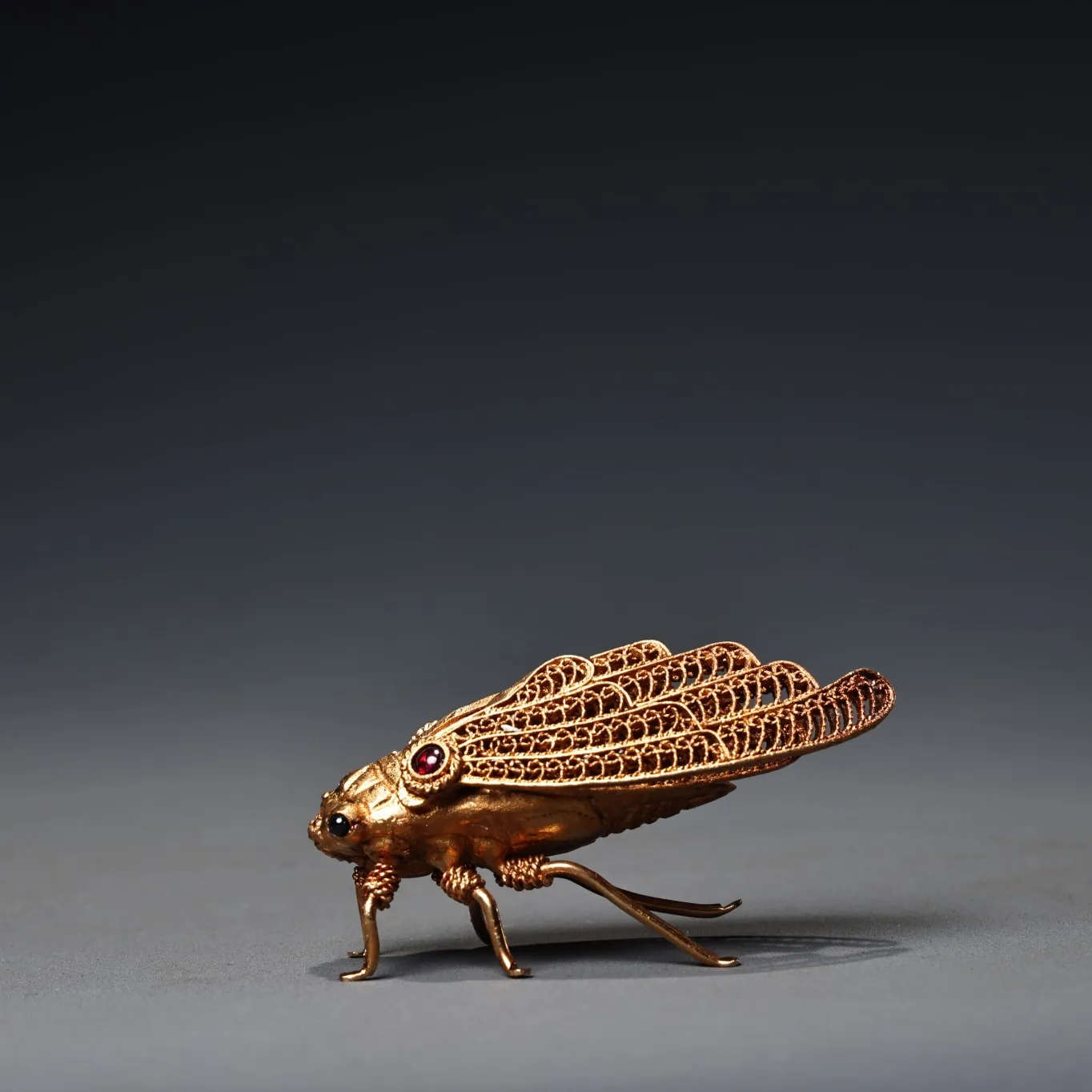 Vintage Filigree Gilded Gold Cicada Decorative Ornaments