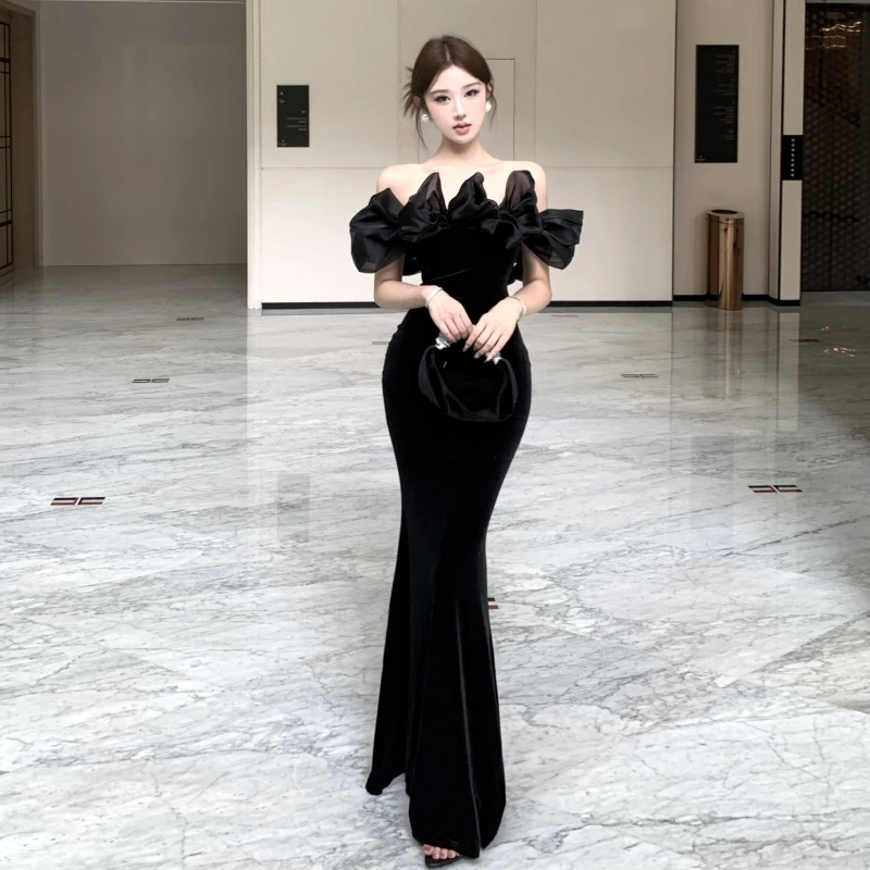 Aksamitna długa suknia wieczorowa na jedno ramię, wyszczuplająca, nowa kolekcja jesień, damska moda, wysoki stan, materiał aksamitny, bez rękawów.