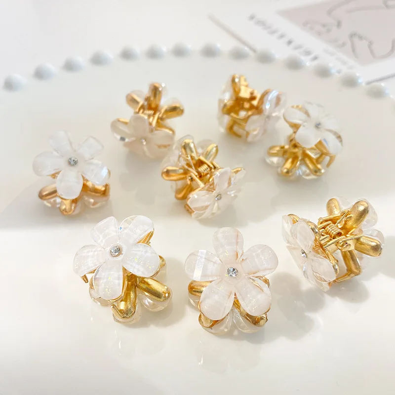 Vintage Hair Claw Pearl Daisy Retro Double Five Petal Flower Hairpin Small Grab Clips Cute Girls Hair Accessories