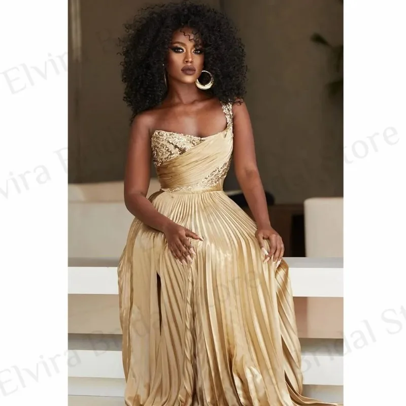 Prachtige gouden avondjurken A-lijn ruches zijsplit sweep trein één schouder pailletten damesjurken prom feestjurk op maat