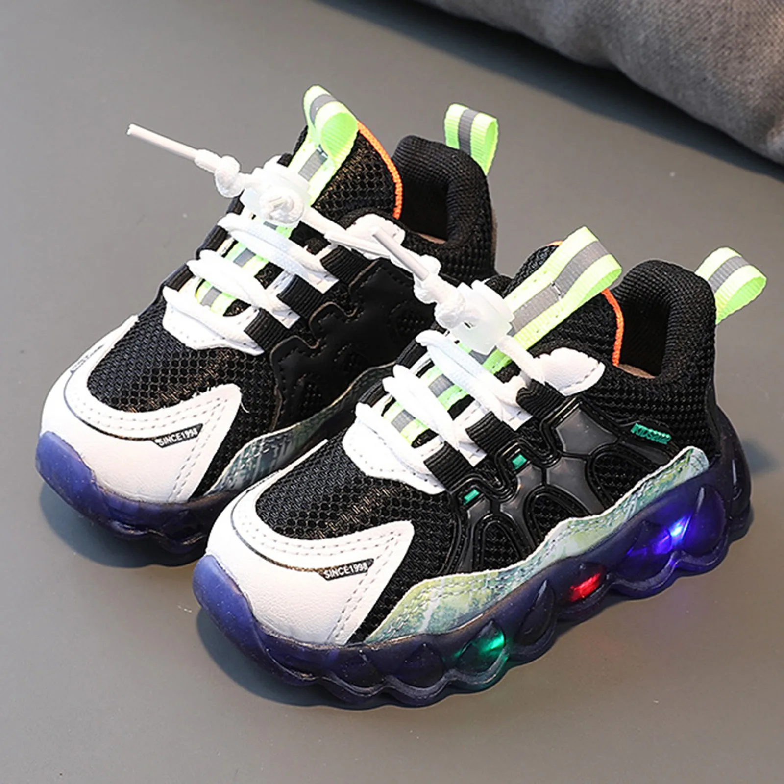 Baby Led Light Up Sport Shoes Girls Breathable Glowing Sneakers Boys Anti-slippery Sneakers Children Luminous Casual Shoes