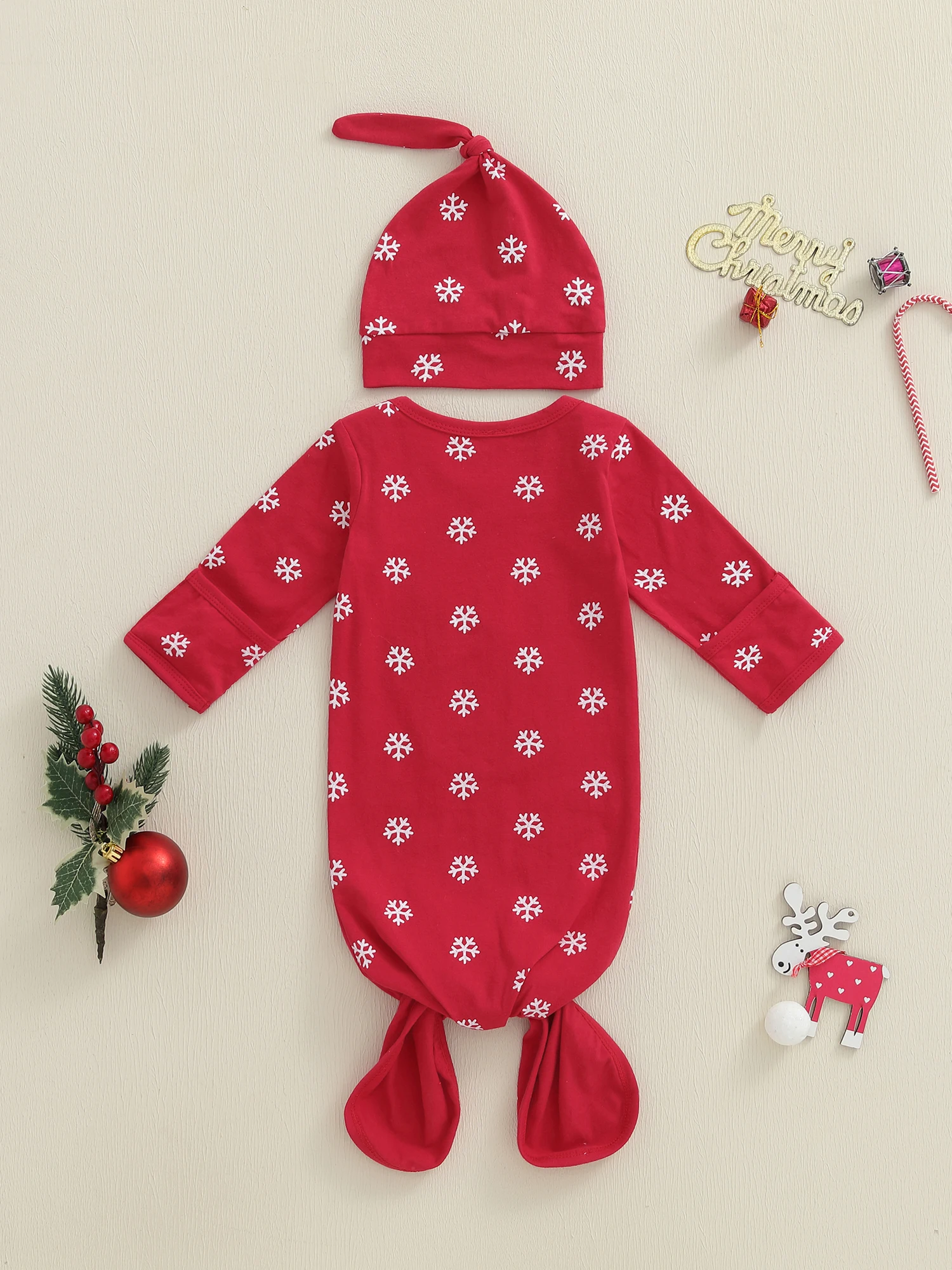 

Infant Winter Pajama Set with Reindeer and Snowflake Print Long Sleeve Round Neck Sleepwear and Matching Hat for Christmas