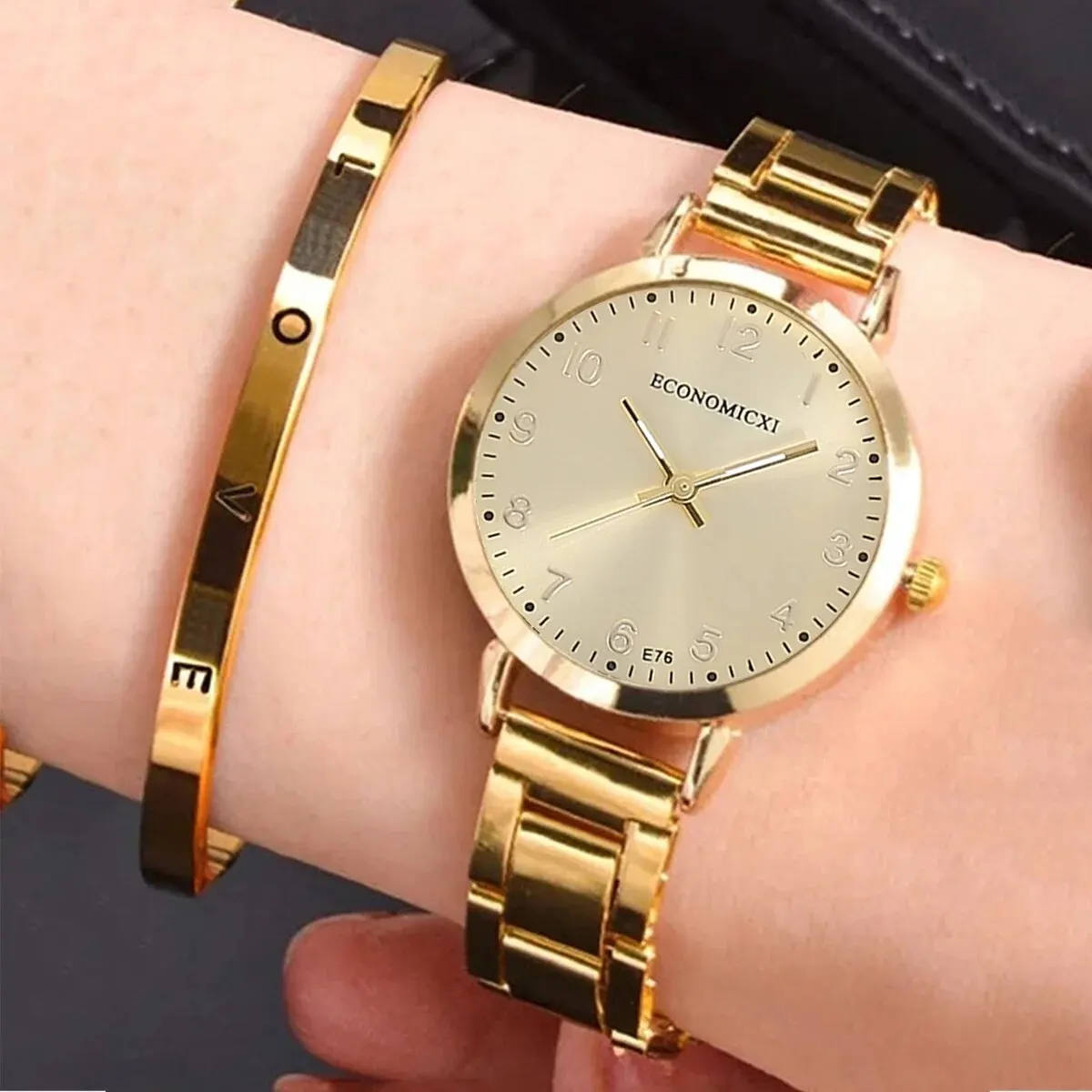 2Pcs Fashion Simple Casual Gold Digital Pointer Steel Band Quartz Watch Love Atmospheric Trend Bracelet Gift Set