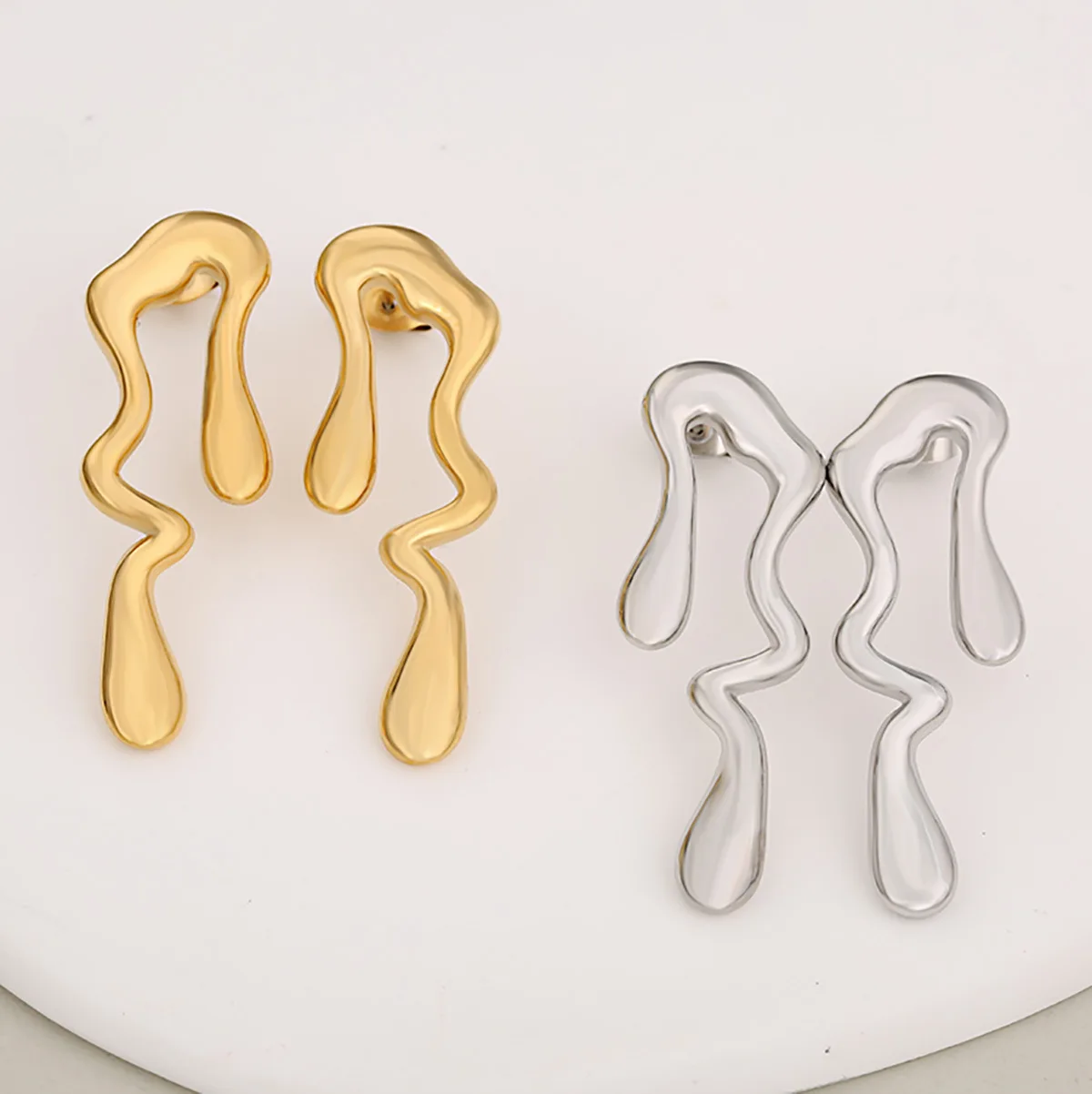 

Niche Design Irregular Abstract Metal Style Water Drop Earrings for Women, Versatile & Durable