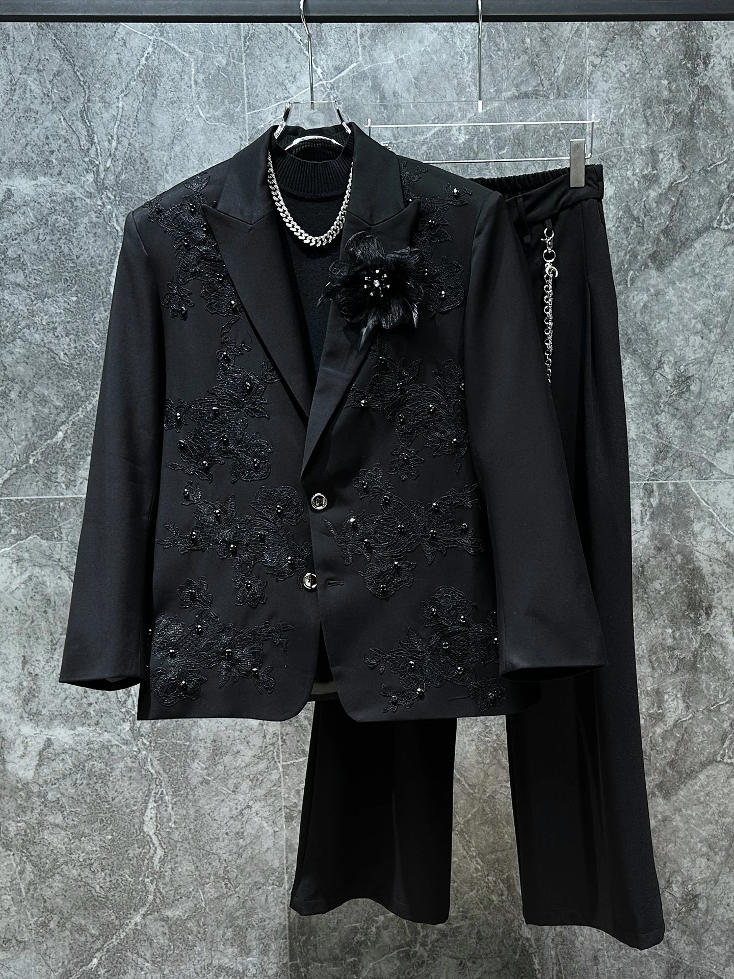 

Модный мужской костюм с вышивкой и стразами, свободный крой, длинный рукав, однотонный, в западном стиле