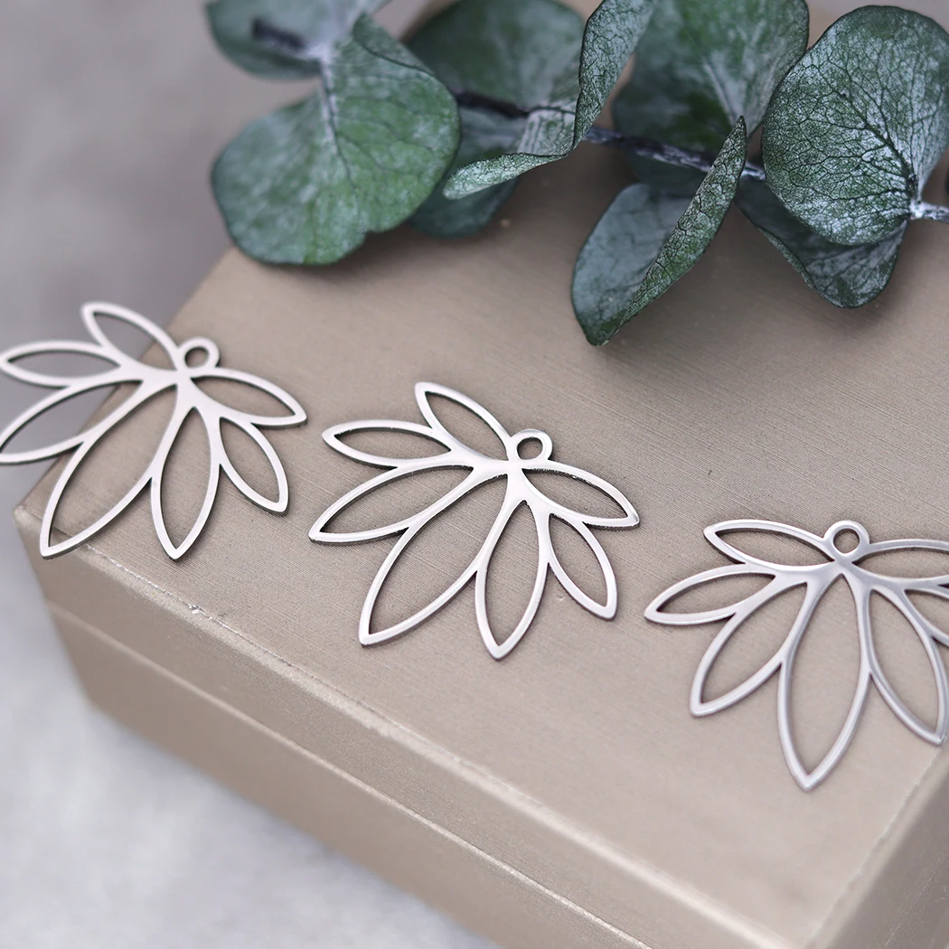 3pcs Hollow Maple Leaf Charms For Jewelry Making DIY Earrings Necklaces Bracelets Handmade Jewelry Findings Pendants Accessories