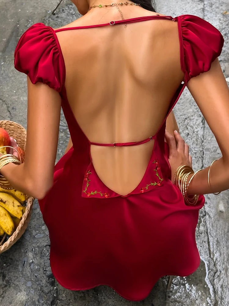 Weird Puss Sexy Rückenfreies Satinkleid Damenmode Nieten-Patchwork Tiefer Ausschnitt Mini Puffärmel Sexy Midnight Street Club Bodycon – Detail 6