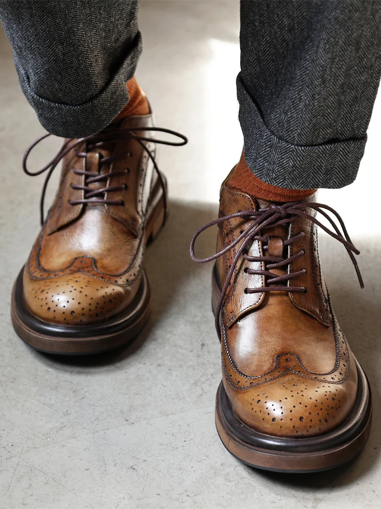 Retro British Style  Boots Men's Casual High Top Leather Shoes Carved Flower Thick Bottom Boots Youth Trend Rubber Sole