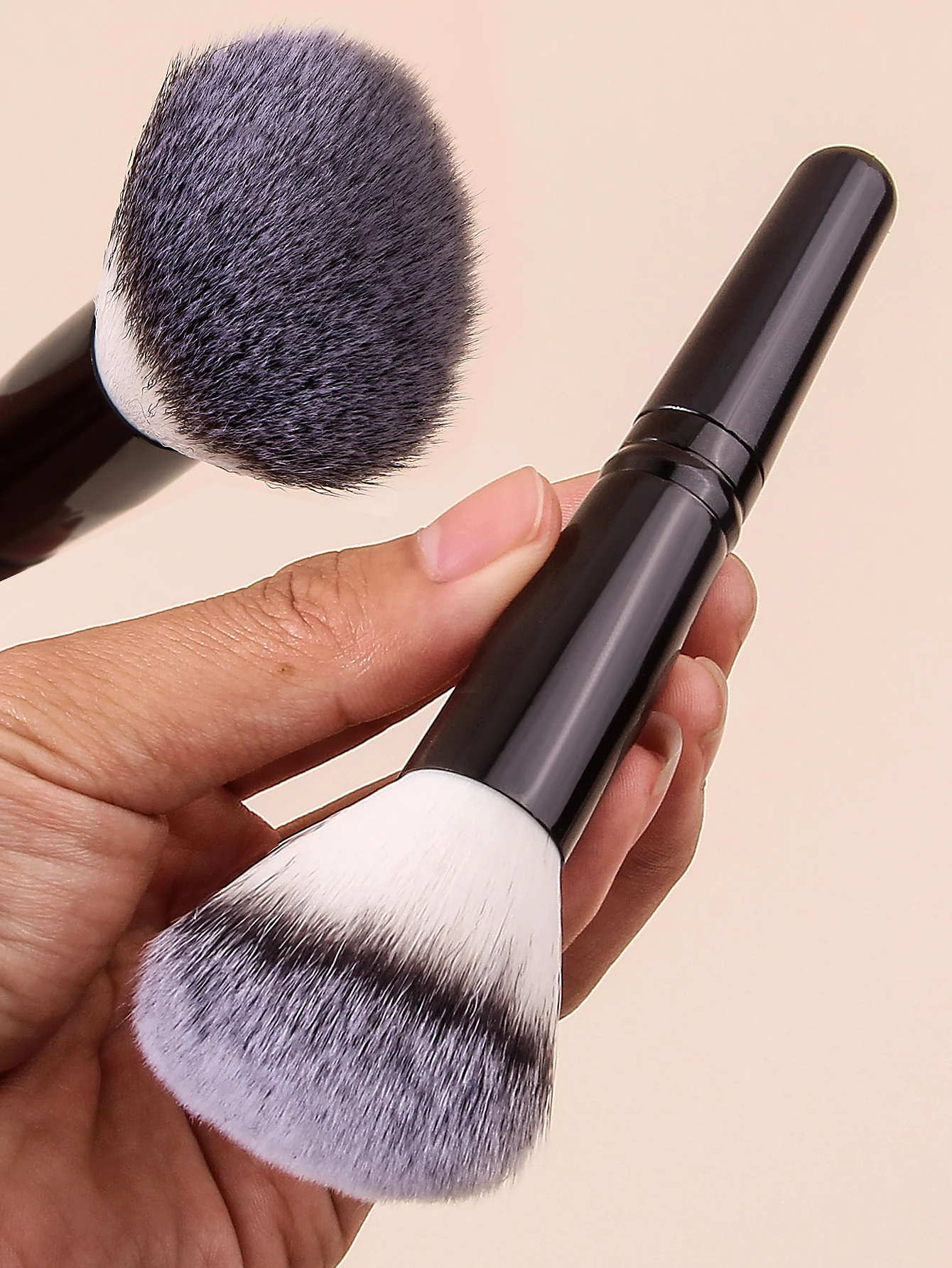 1PC Carrot Blush & Nail Brush - Multi-Use Nylon Bristles for Face/Makeup/Dust, Portable Travel Beauty Tools