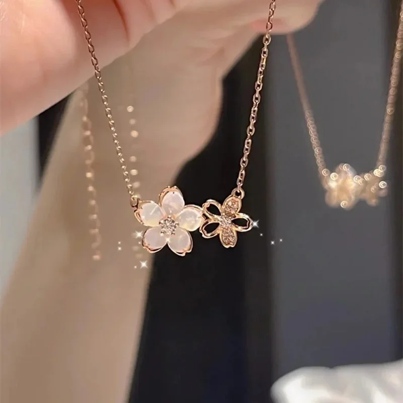 Luxury Shiny Sakura Pendant for Women Fashion Trendy Stereoscopic Flower Necklace High Quality Jewelry Women