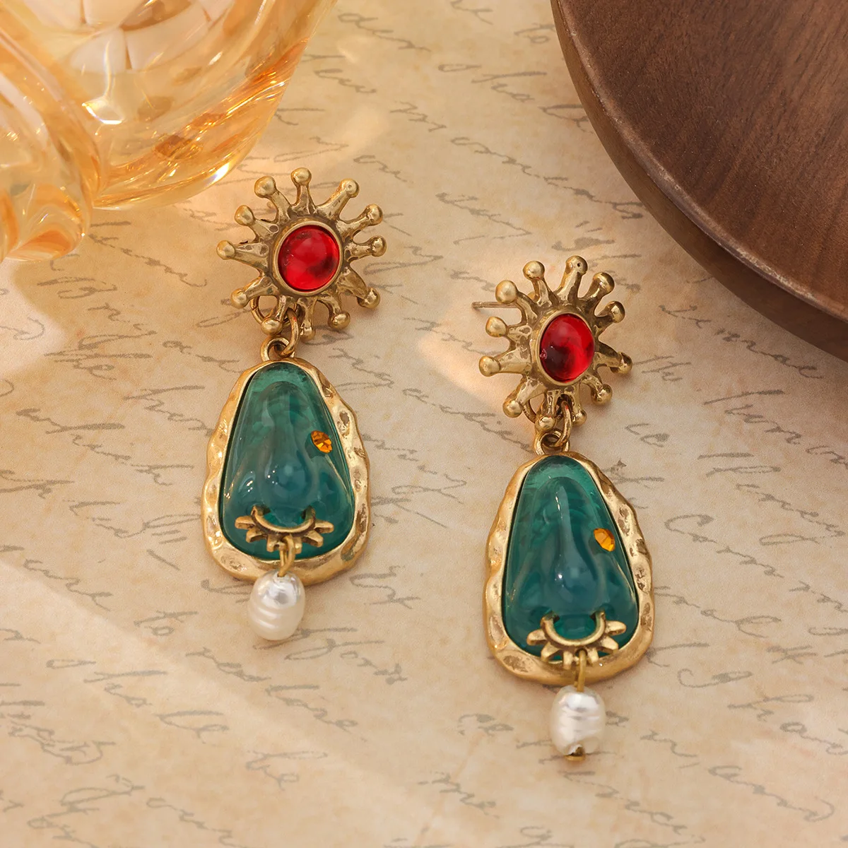 Fashionable facial  nose eye earrings vintage flower luxurious tassel pearl stud earrings