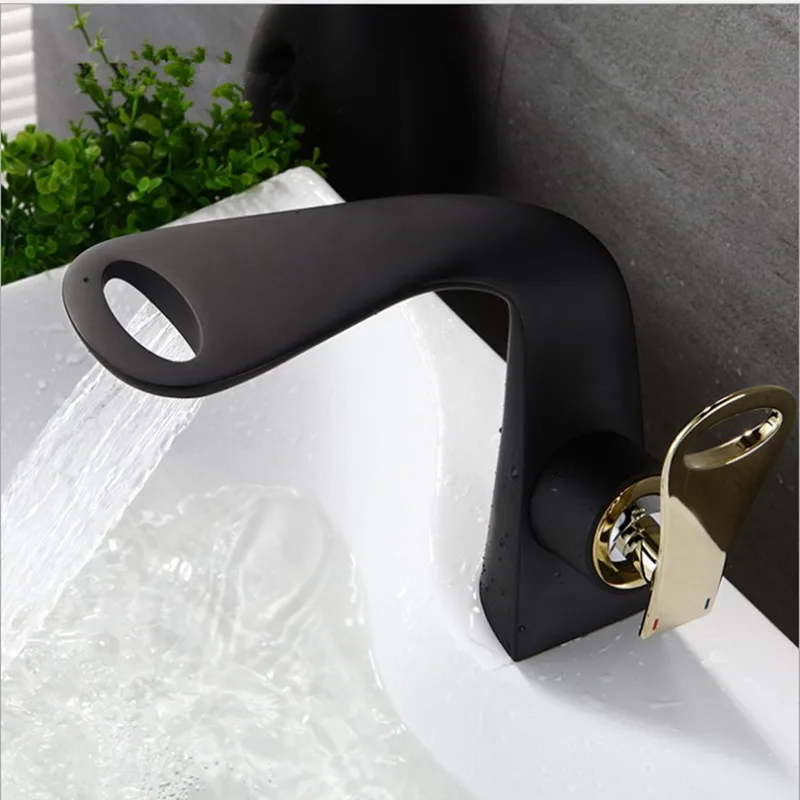 

Brass Faucet Single Handle Bathroom Wash Basin Sink Faucet Cold&Hot Mixer Water Tap