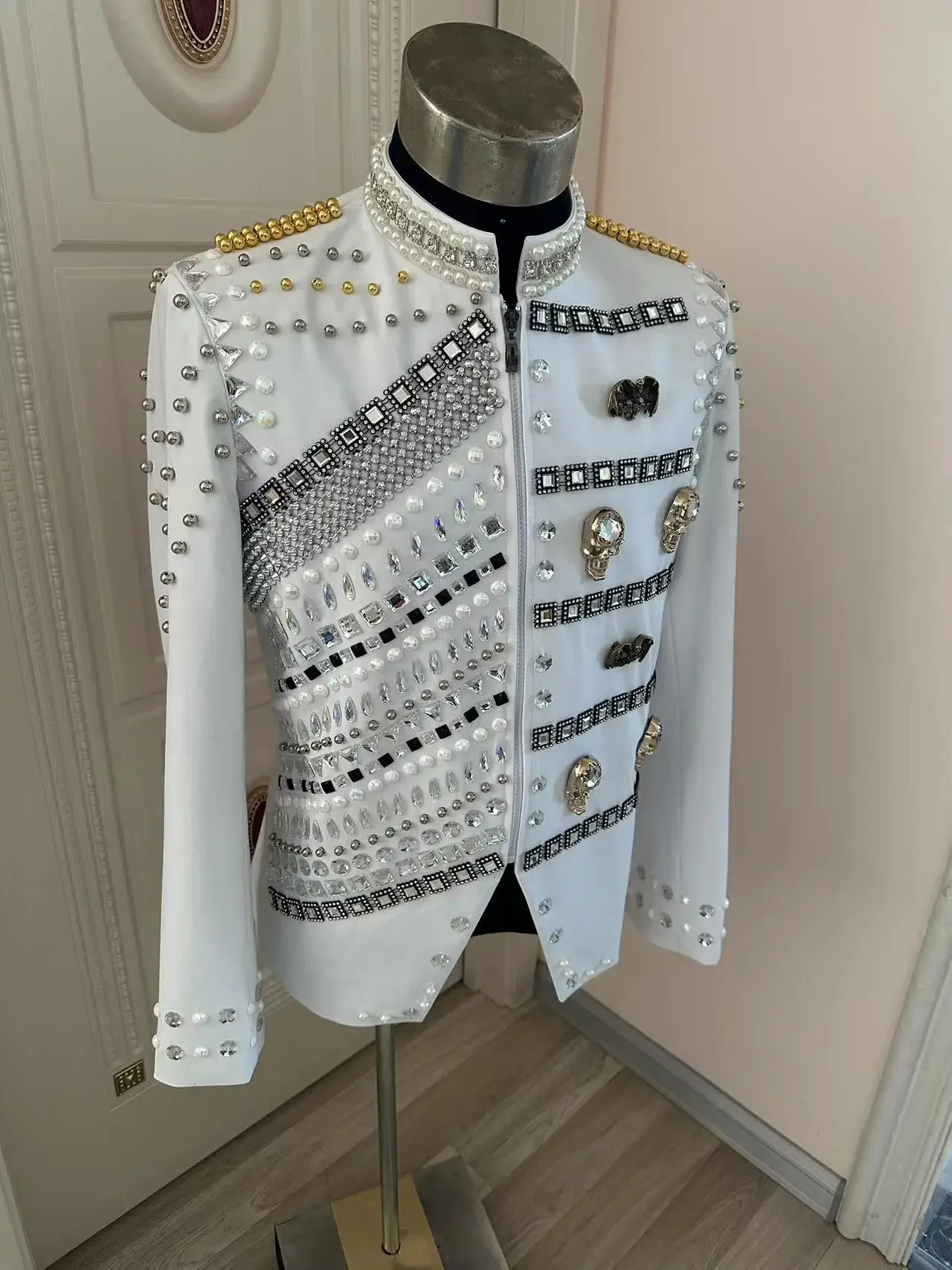 

Nightclub Bar Male Singer DJ Dance Wear Handmade Men's White Beads Rivets Jacket Party Show Performance Dress