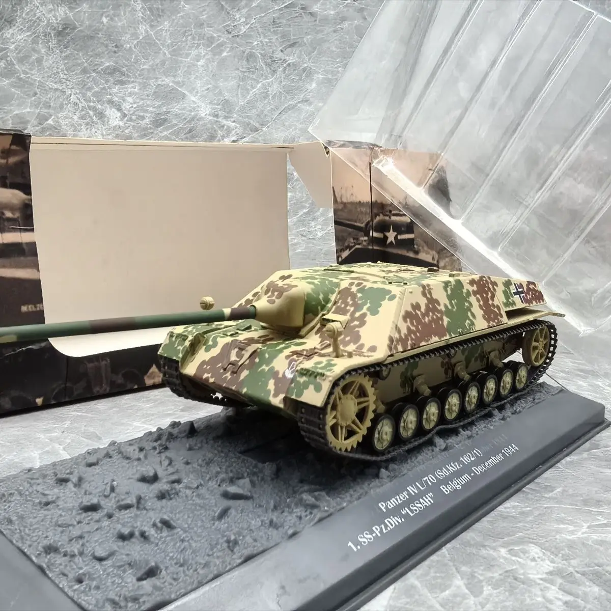 

1/43 Panzer IV L/70 sd.kfz.162/1 1944 №1 Модель-украшение истребителя танков (4 шт.) из сплава (основной корпус) и пластика