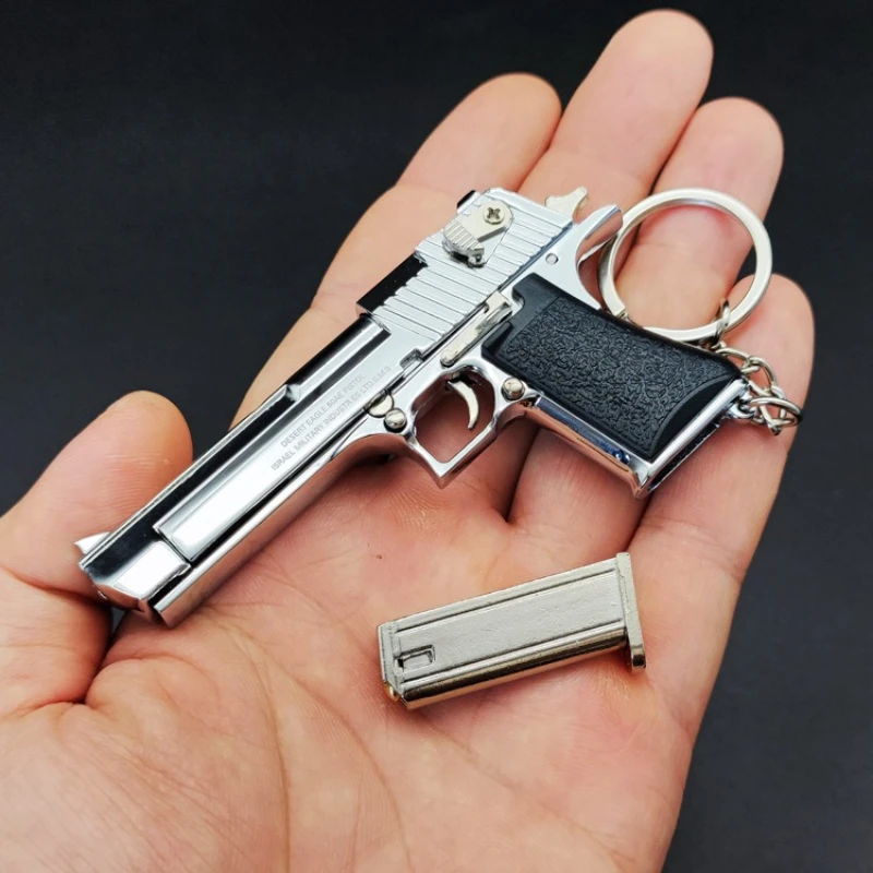 Mini 1:3 Águila del Desierto, modelo de pistola totalmente de Metal, llavero de juguete, colgante, dispositivo de descompresión desmontable, regalo para hombres