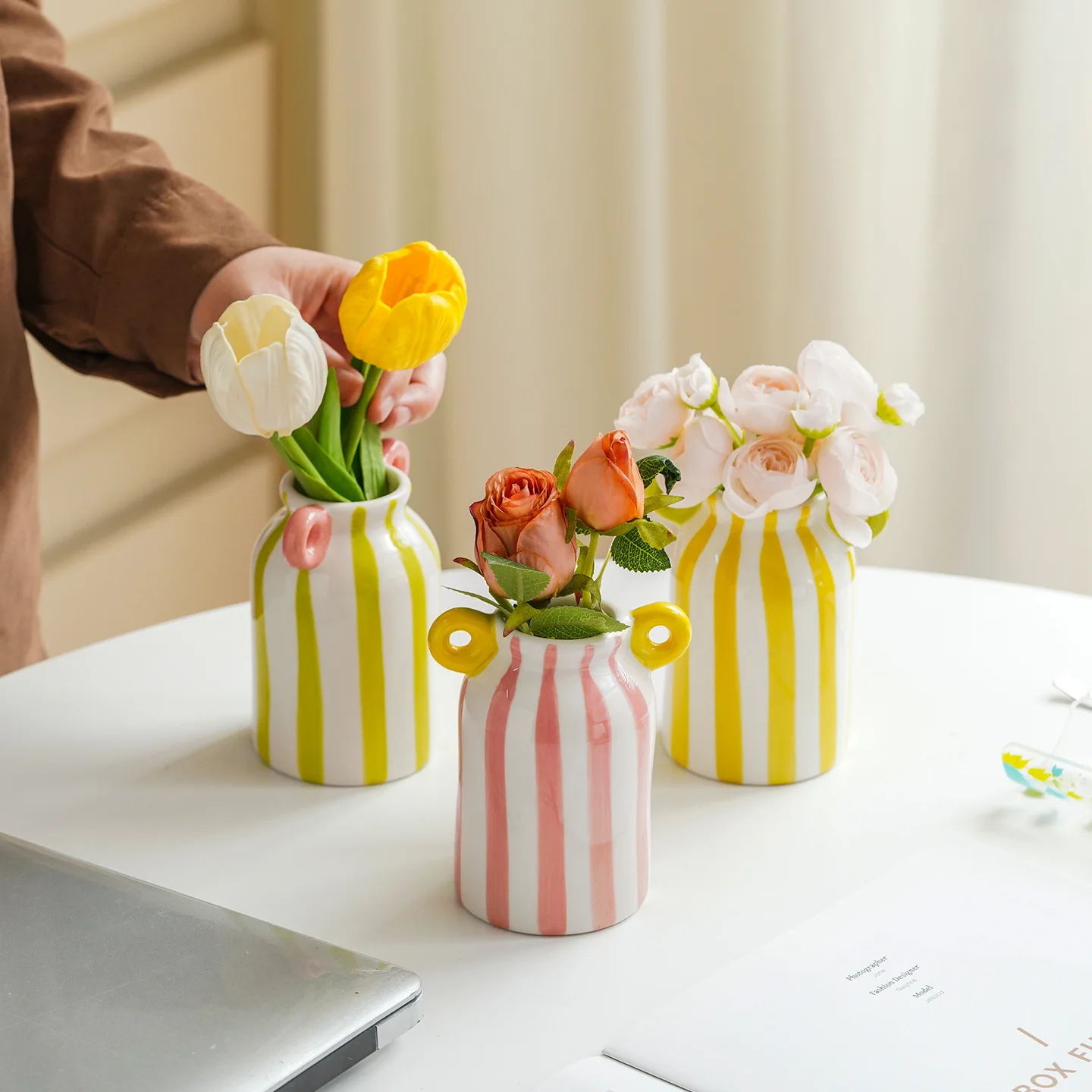 Hand-painted Striped Ceramic Vase Desktop Hydroponic Plug Vase High-end Morandi Vertical Pattern Flower Plug Home Decor