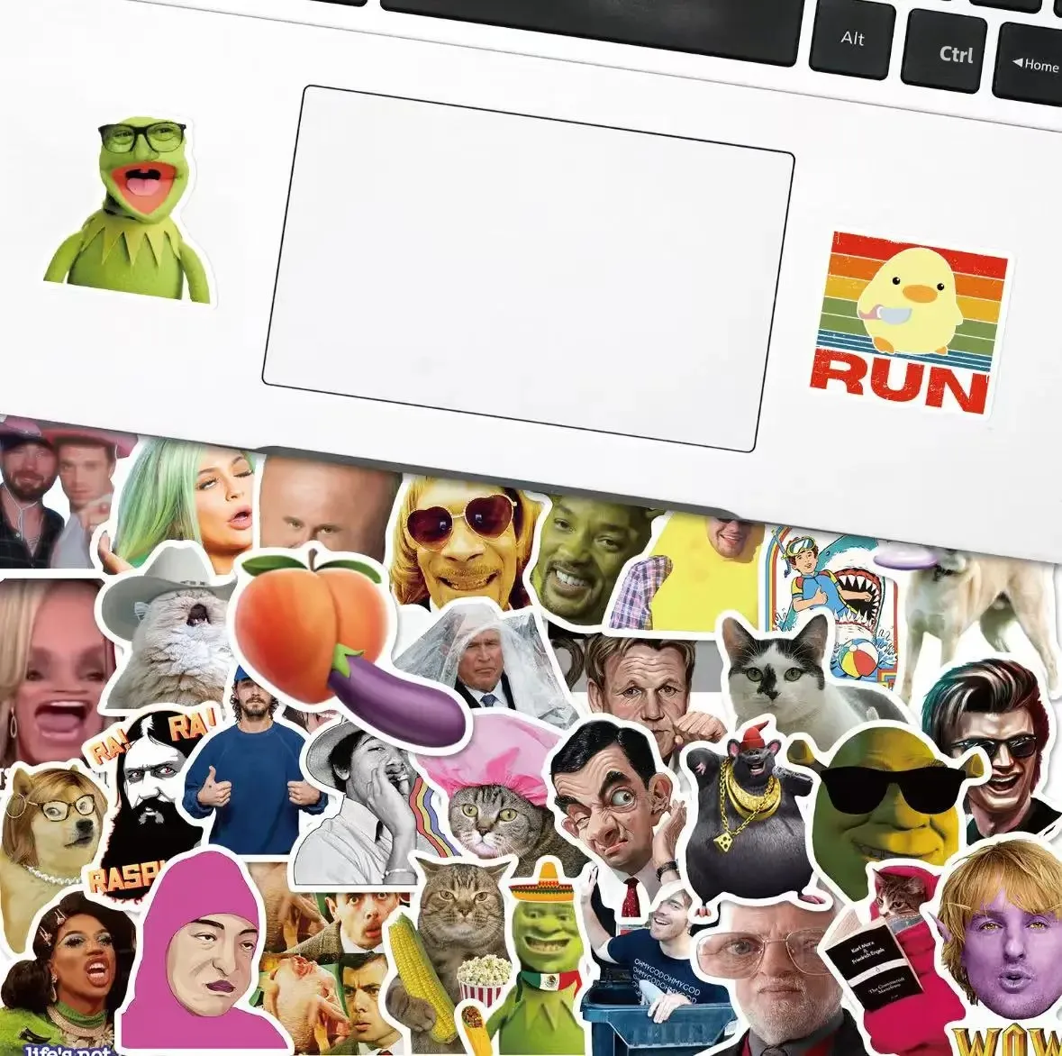 50 قطعة تتميز بشخصيات الإنترنت تعبيرات شخصية فكاهية من المسلسلات التلفزيونية الأمريكية وتصاميم الملصقات. #4