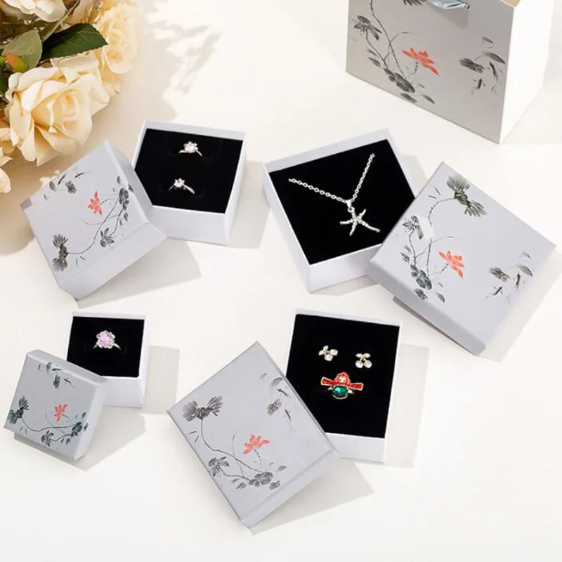 

Fashion Exquisite White Style Jewellery Organizer Box For Ring Necklace Pendant Bracelet Gift Cases Paper Handle Bags 48Pcs/Lot