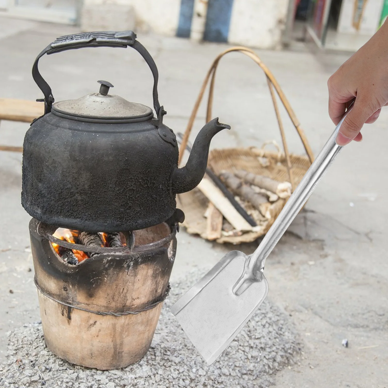 Extra Thick Iron Shovel Heavy Duty Ash and Coal Scoop for Fireplace Stove Long Handle Home Cleaning Tool Fireplace Shovel