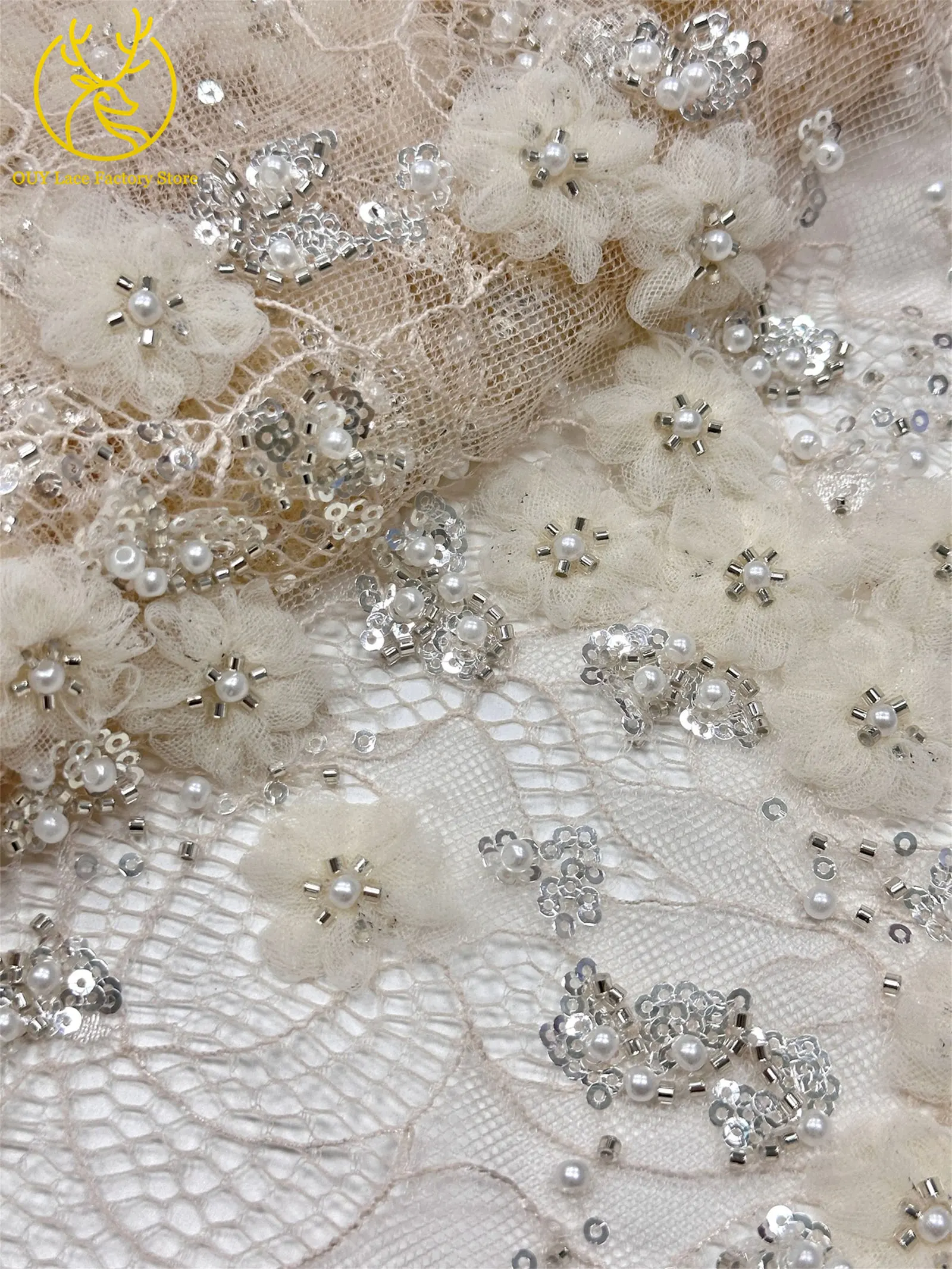 Französische Stickerei, kleiner Pflaumenblüten-Perlen-Spitzenstoff, exquisiter nigerianischer Perlen-Pailletten-Spitzenstoff für Hochzeitskleider zum Nähen – Detail 11