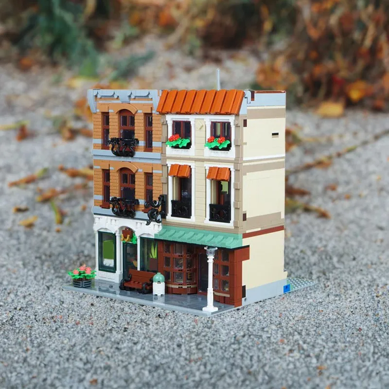 

2703-Piece Vintage-Style Modular Building Set, Create a Nostalgic Antique Store and Travel Agency Scene building blocks