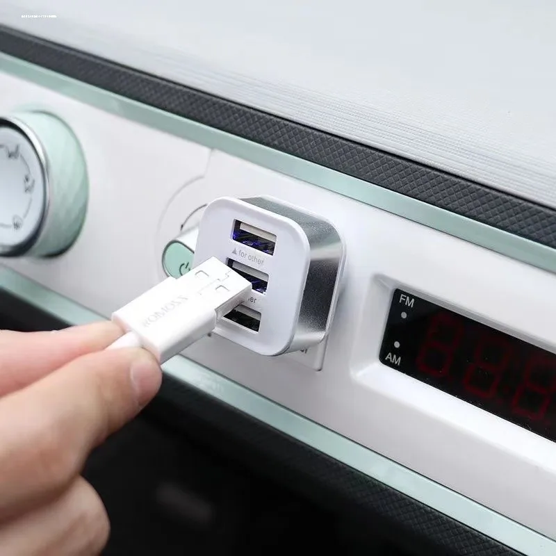 Multi‑function Car USB Hub Splitter, 1‑to‑2 Charger Base Adapter Interior Modification