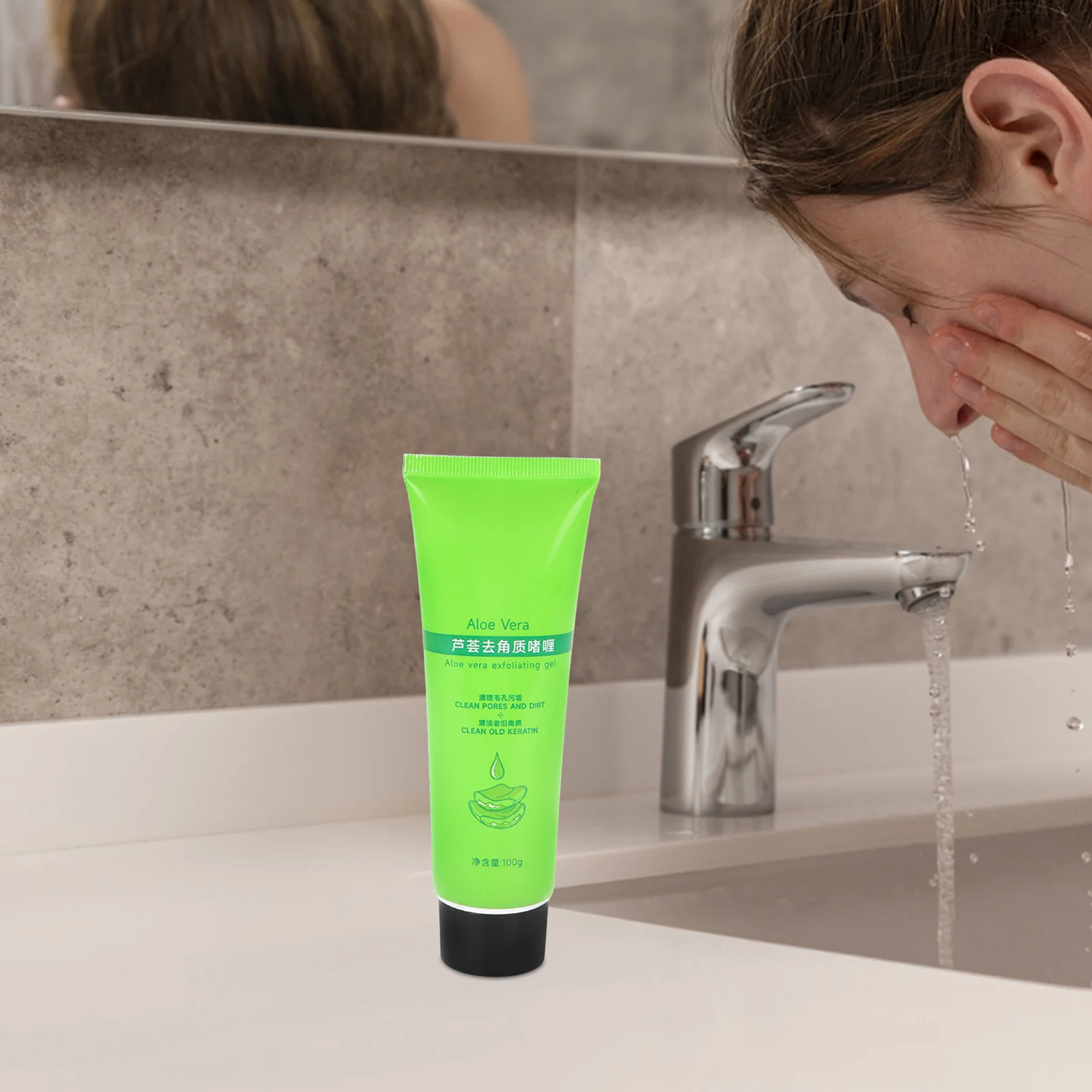 Zielony, łagodzący, delikatny żel peelingujący, miękki żel złuszczający do głębokiego oczyszczania twarzy i ciała, rozmiar podróżny, aloes, kojący, nawilżający skórę.